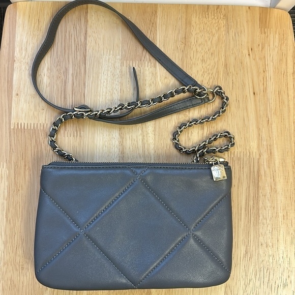 Talbots Gray Leather Quilted Crossbody Bag With Gold Chain and Leather S… - Picture 8 of 10